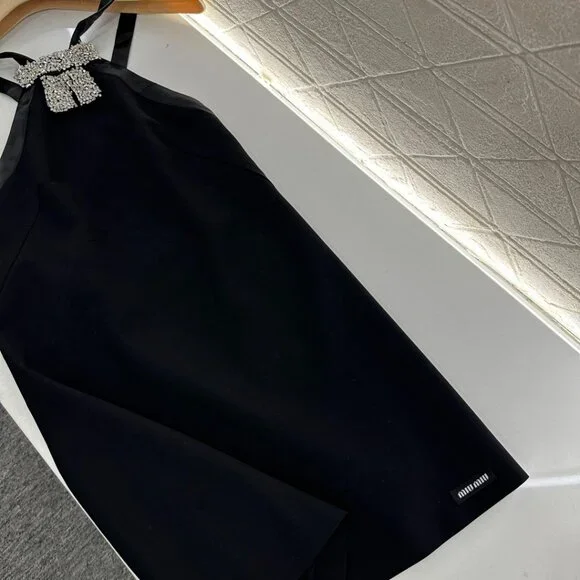 Miu Miu ♥ 2025 New Rhinestone Halter Neck Dress - Picture 6 of 8